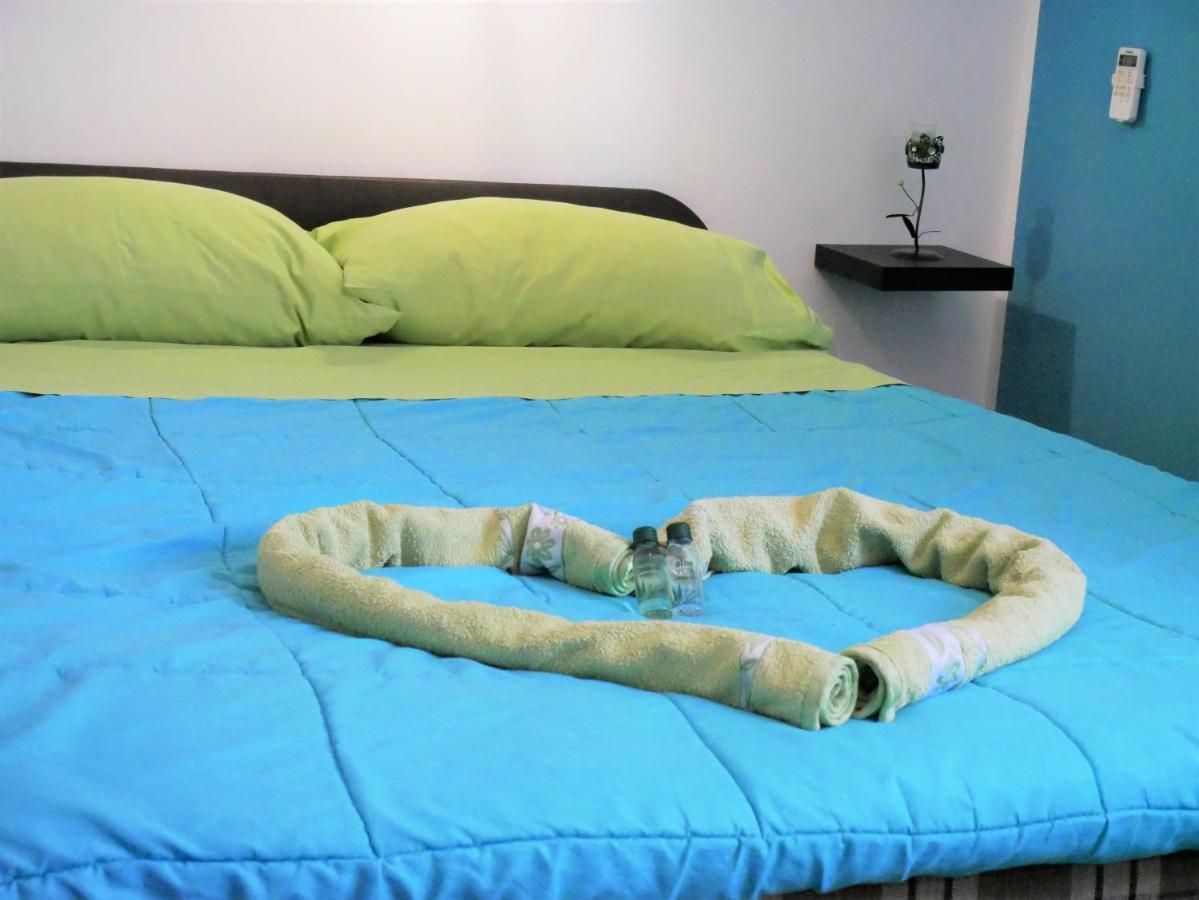 Apartments Kety Ровин Екстериор снимка